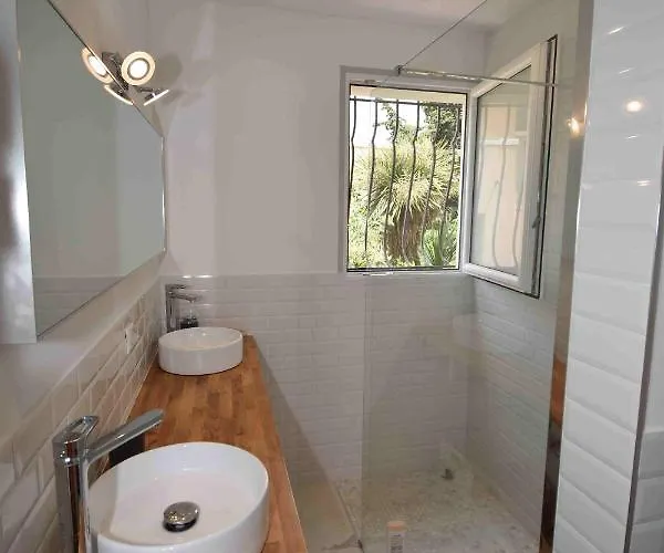 Dana Paradise House
